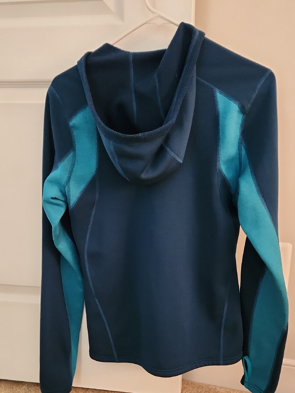 Patagonia full zip hoody - Picture 4 of 9